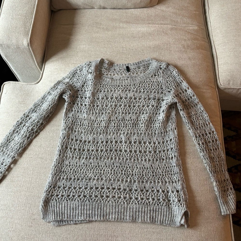 Benetton Lace Wool Knit Pullover Sweater Womens Size S Grey lightweight